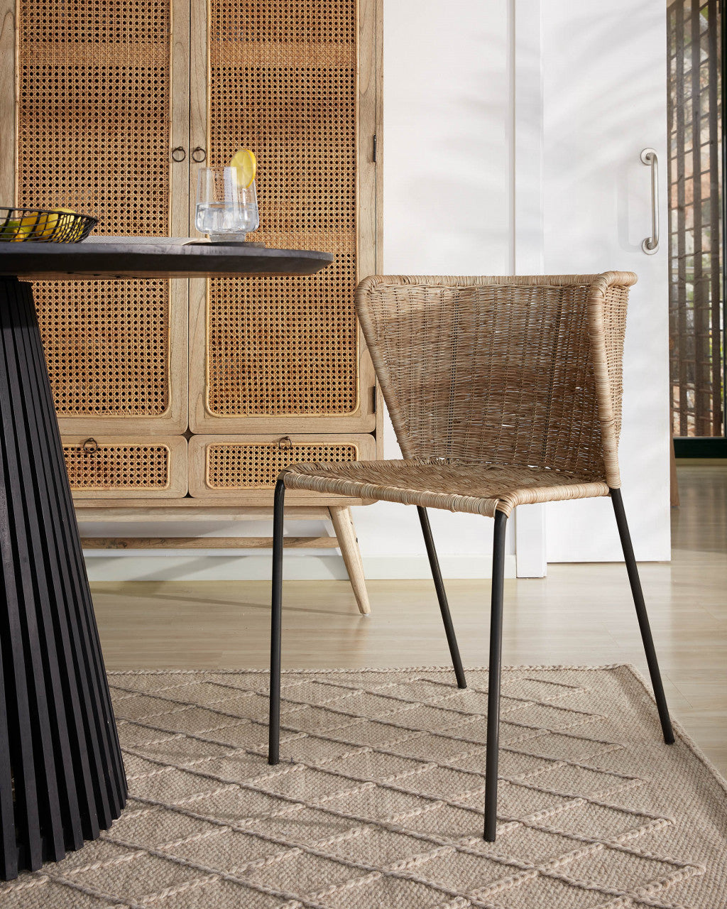 Scaun dining maro din metal Fantine Kave Home