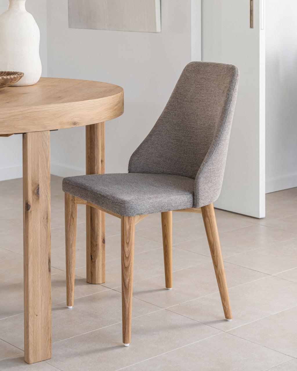 Scaun dining maro din textil Rosie Kave Home