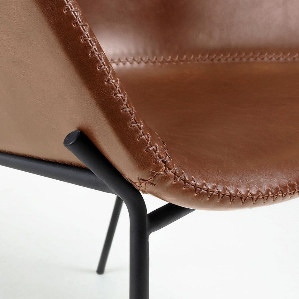 Scaun dining maro/negru din piele ecologica Yvette Kave Home