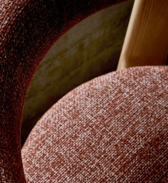 Scaun dining maro teracota din textil Granite Chenille Small Kave Home