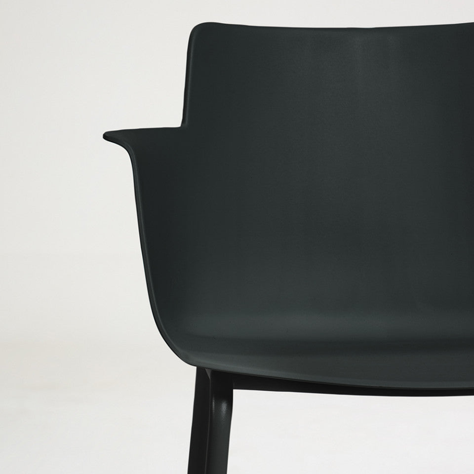 Scaun dining negru din metal Hannia Arms Kave Home