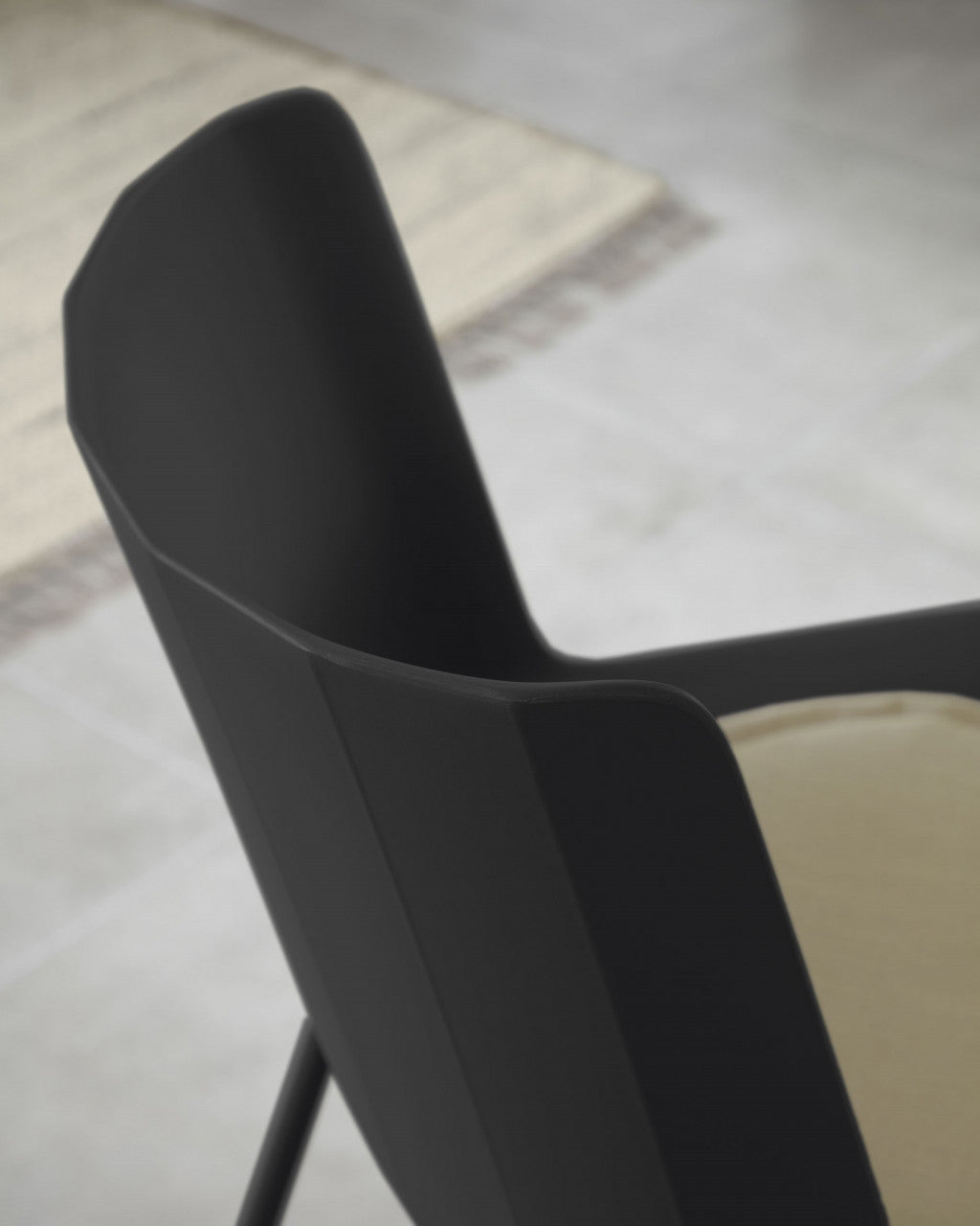 Scaun dining negru din metal Hannia Kave Home