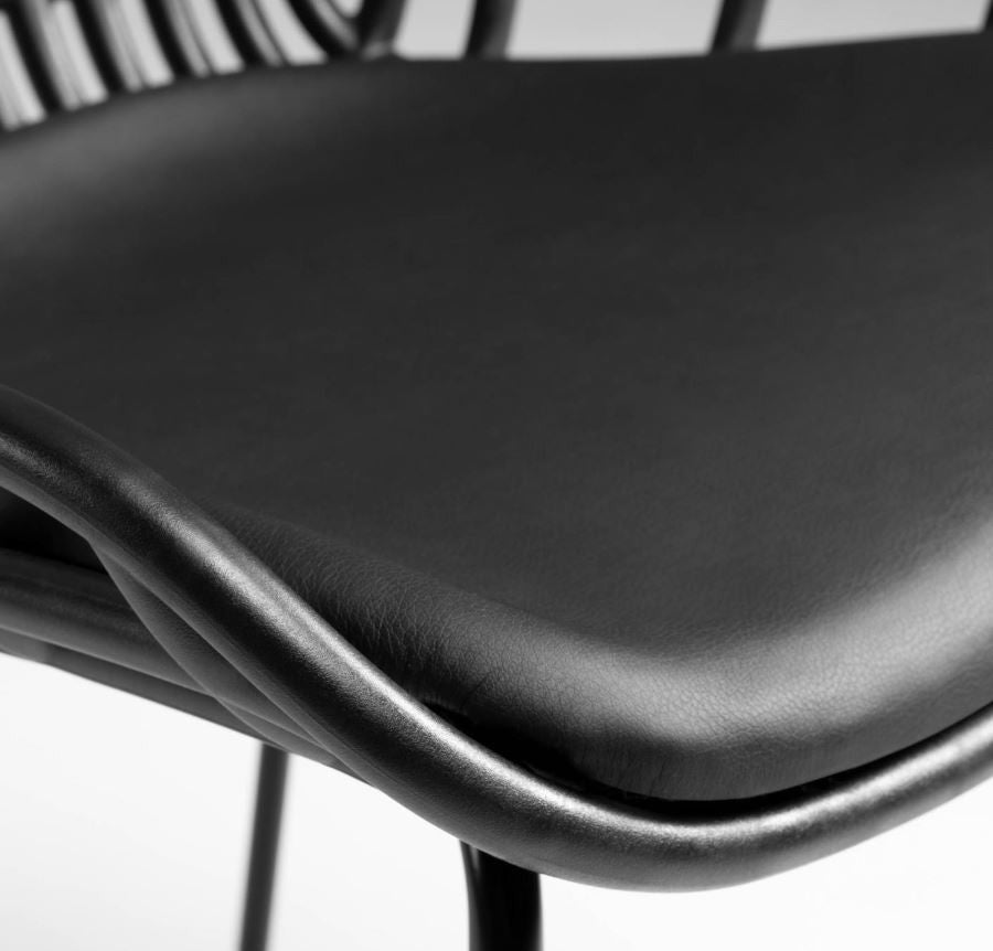 Scaun dining negru din metal Surpik Kave Home