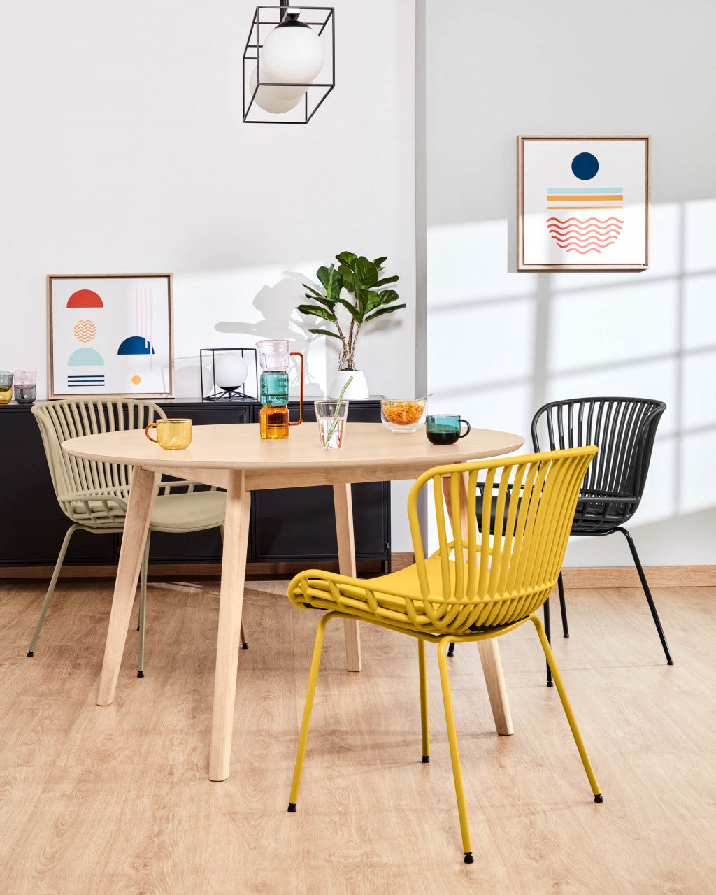 Scaun dining negru din metal Surpik Kave Home