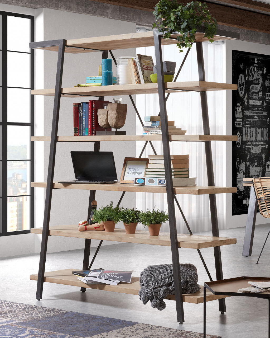 Scaun dining negru din ratan si metal Tishana Kave Home