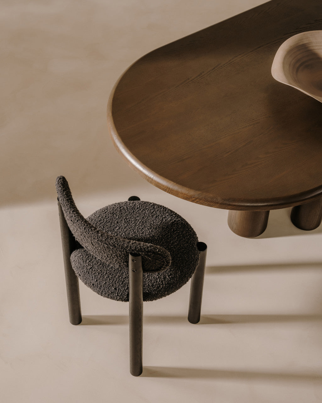 Scaun dining negru din textil Nebai Kave Home