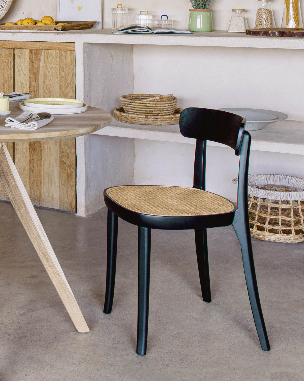 Scaun dining negru/maro din lemn Romane Kave Home