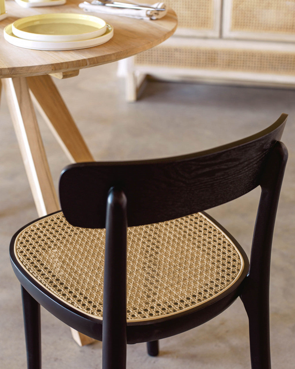 Scaun dining negru/maro din lemn Romane Kave Home