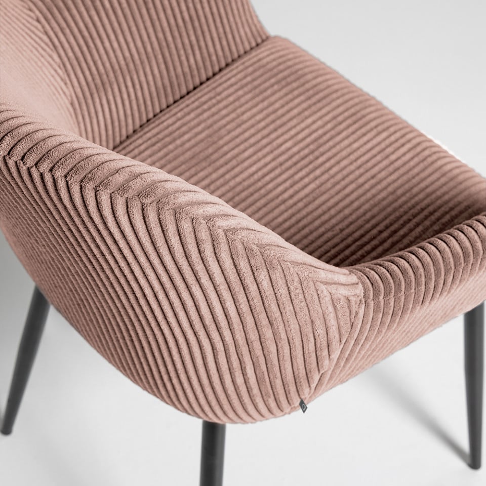 Scaun dining roz/negru din catifea Konna Kave Home