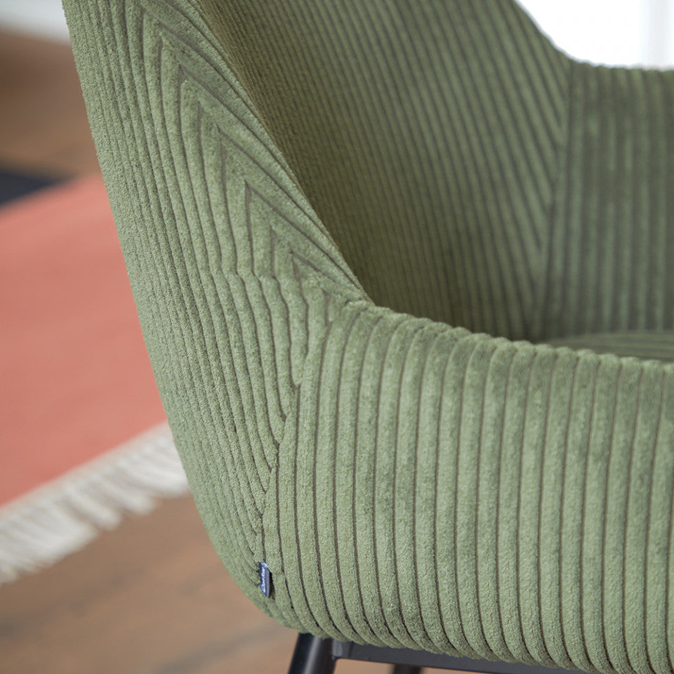 Scaun dining verde din catifea Konna Style Kave Home