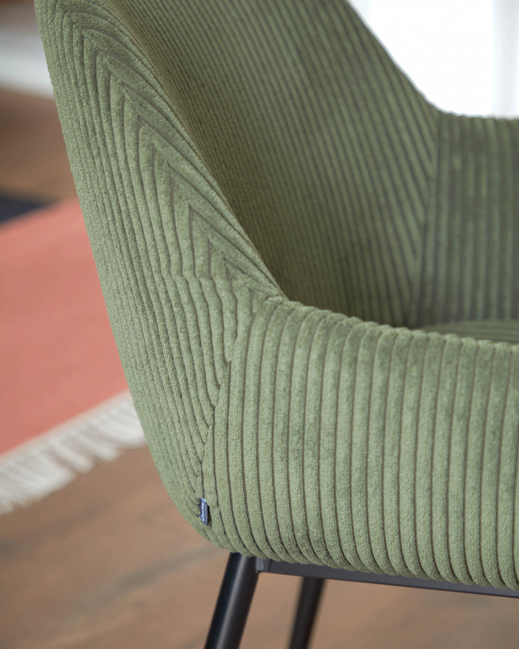 Scaun dining verde din catifea Konna Style Kave Home