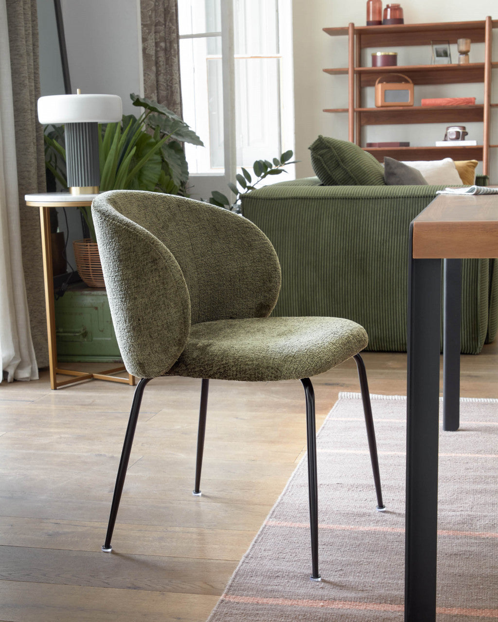 Scaun dining verde din catifea Minna Kave Home