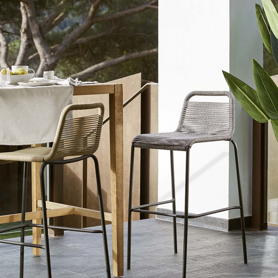 Scaun exterior bar bej din metal Lambton Kave Home