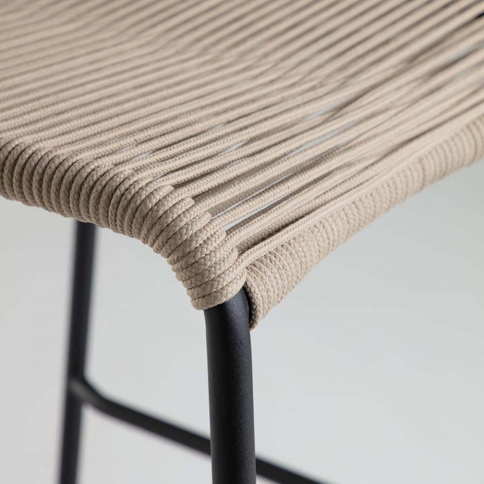 Scaun exterior bar bej din textil Lambton Small Kave Home