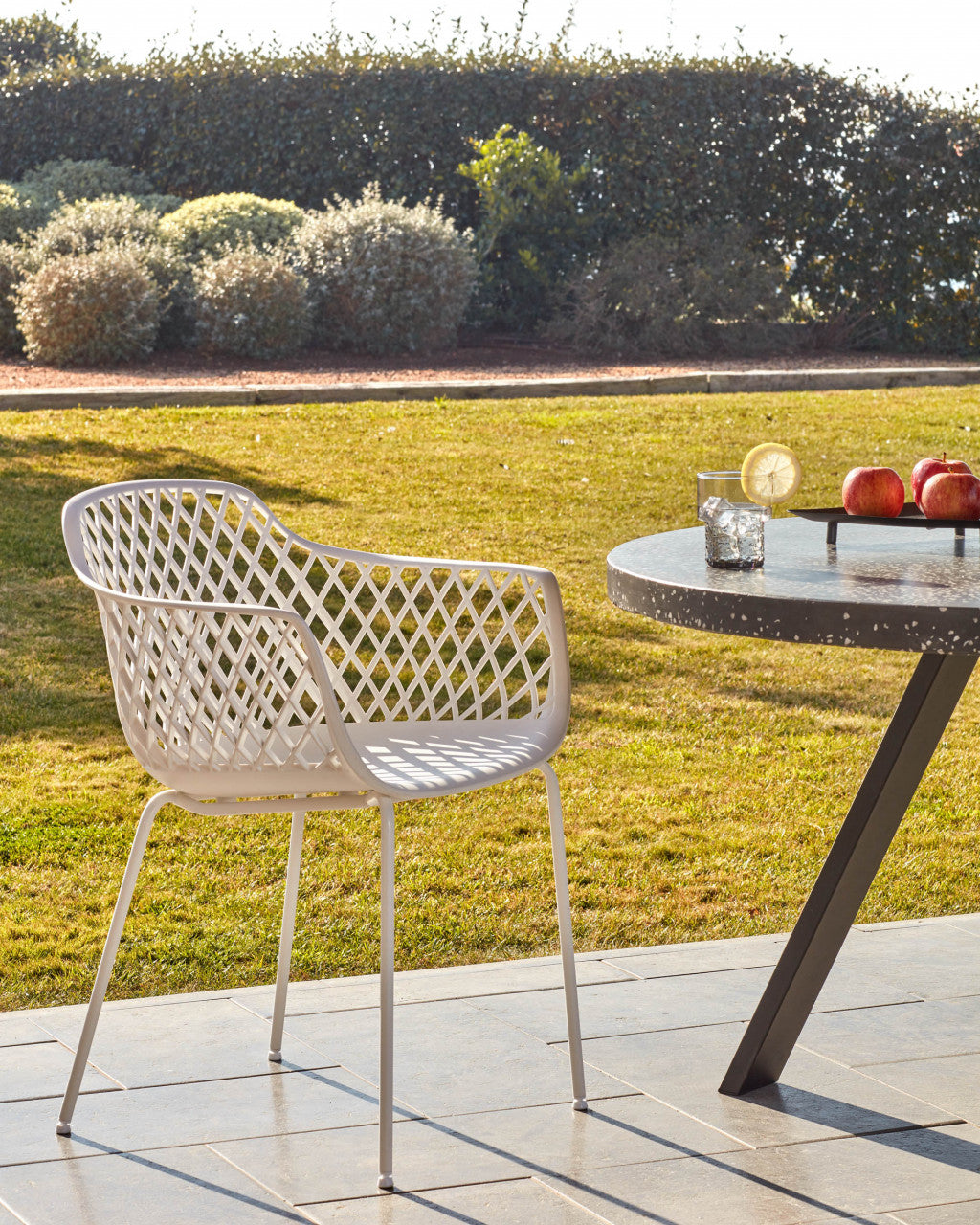 Scaun exterior dining alb din metal Quinn Kave Home