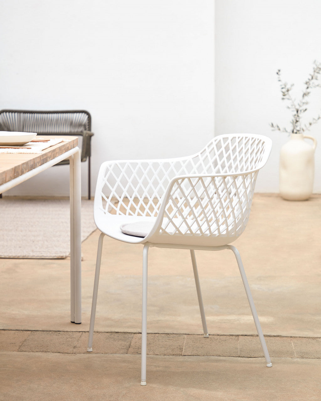 Scaun exterior dining alb din metal Quinn Kave Home