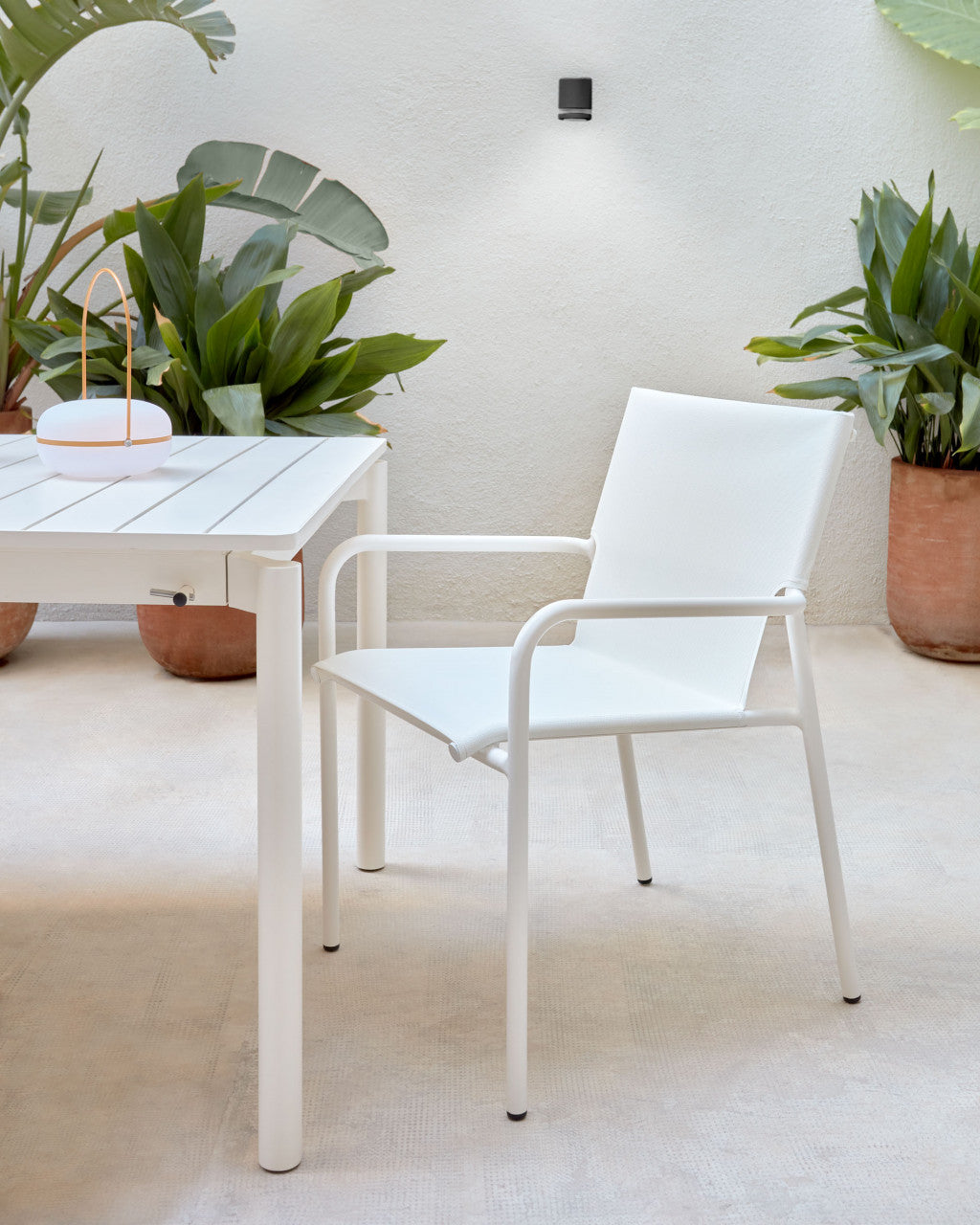 Scaun exterior dining alb din textil Zaltana Kave Home
