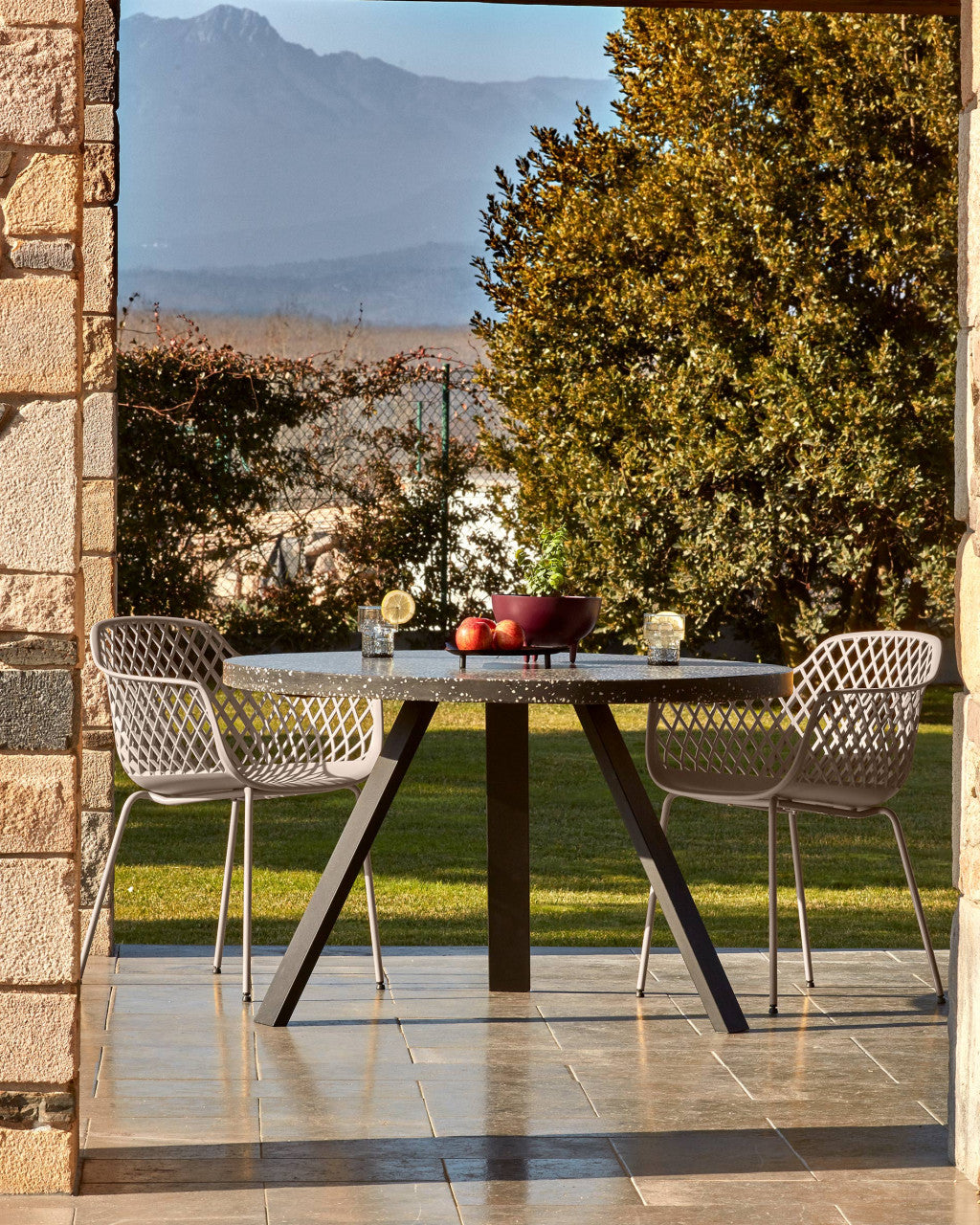 Scaun exterior dining bej din metal Quinn Kave Home