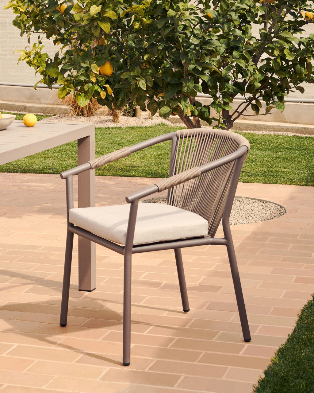 Scaun exterior dining bej/maro din textil Xelida Kave Home