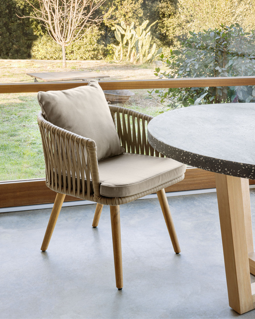 Scaun exterior dining din lemn Hemilce Kave Home