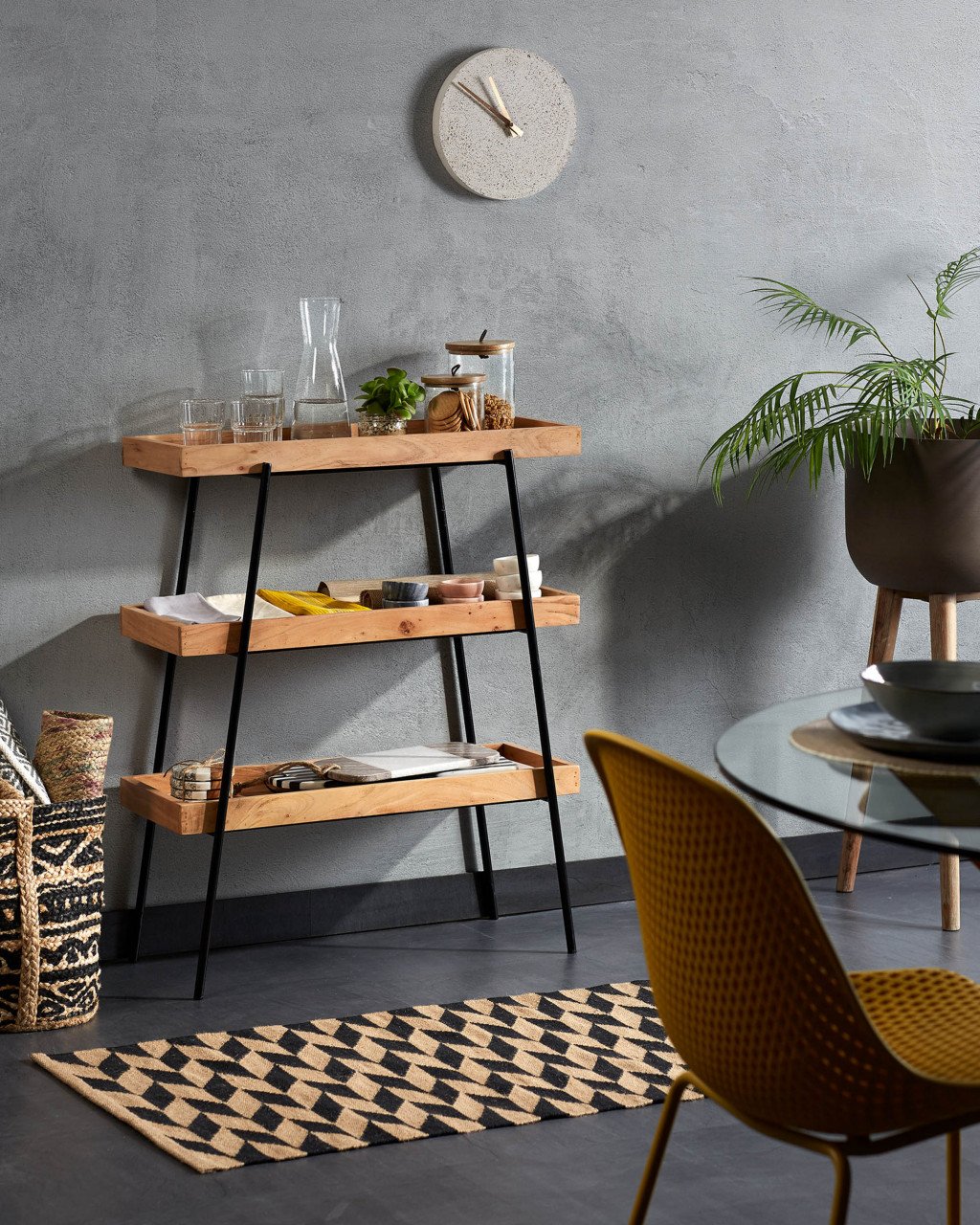 Scaun exterior dining galben din metal Quinby Kave Home