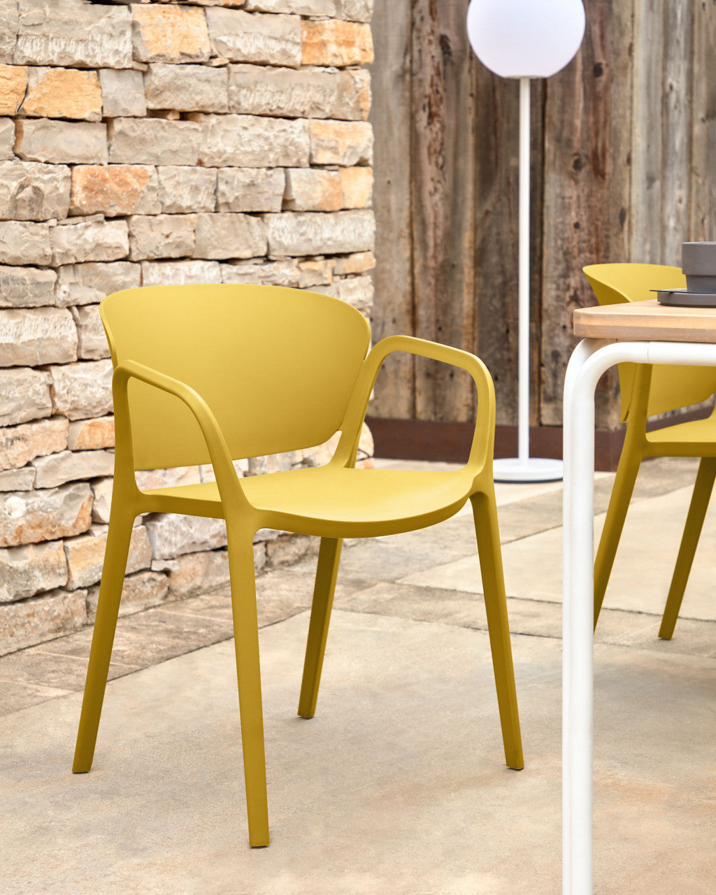 Scaun exterior dining galben din plastic Ania Kave Home