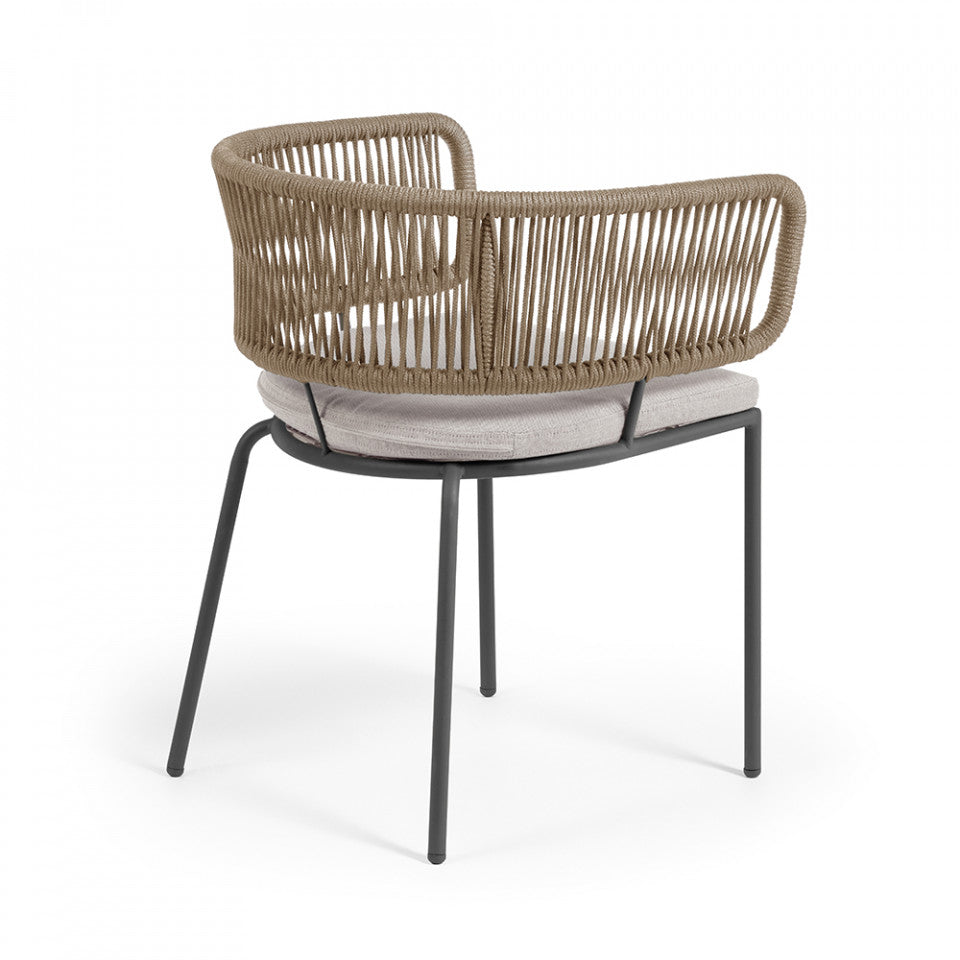 Scaun exterior dining maro deschis din metal Nadin Kave Home