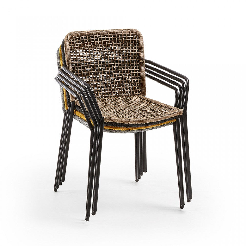 Scaun exterior dining maro din metal Boomer Kave Home