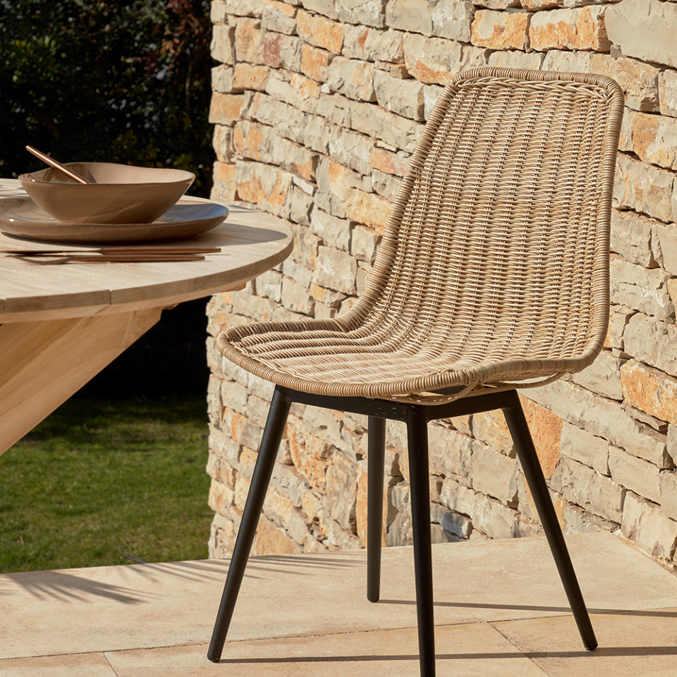 Scaun exterior dining maro din metal Equal Kave Home