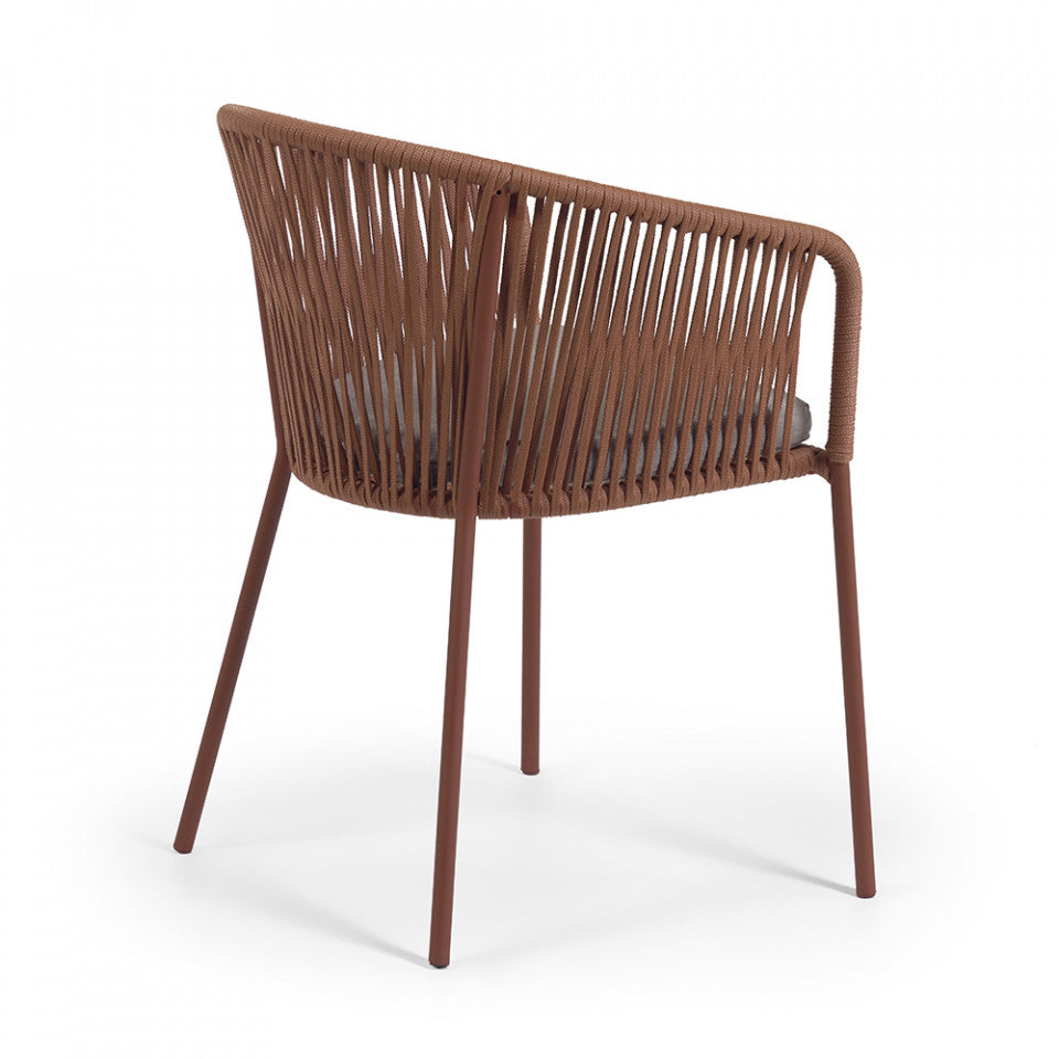 Scaun exterior dining maro din metal Yanet Kave Home