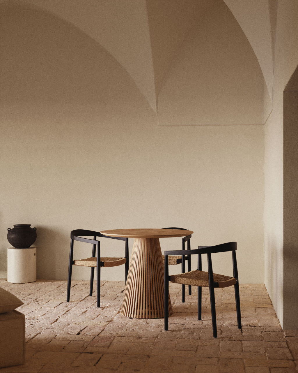 Scaun exterior dining maro/negru din lemn Ydalia Kave Home