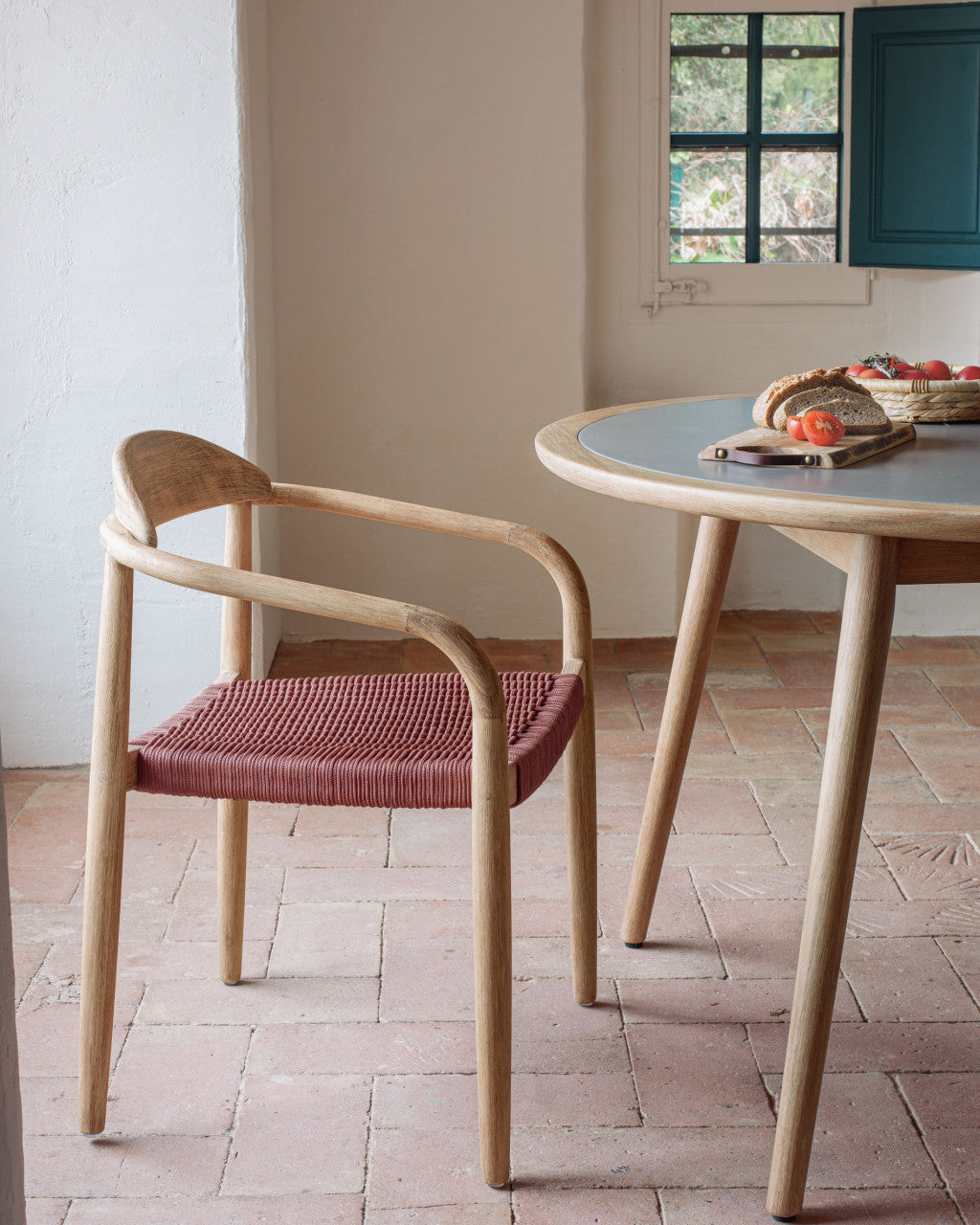 Scaun exterior dining maro teracota din lemn Nina Kave Home