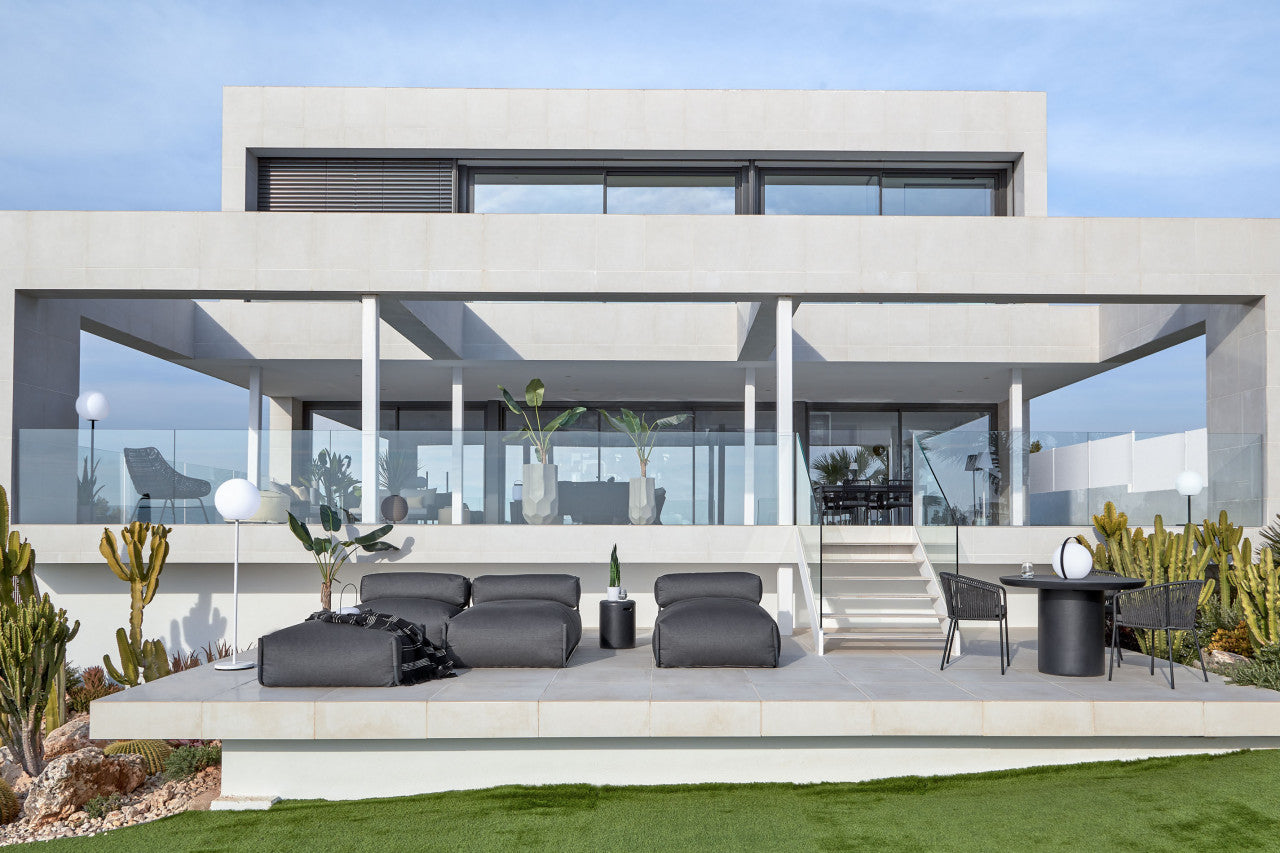 Scaun exterior dining negru din textil Yanet Kave Home