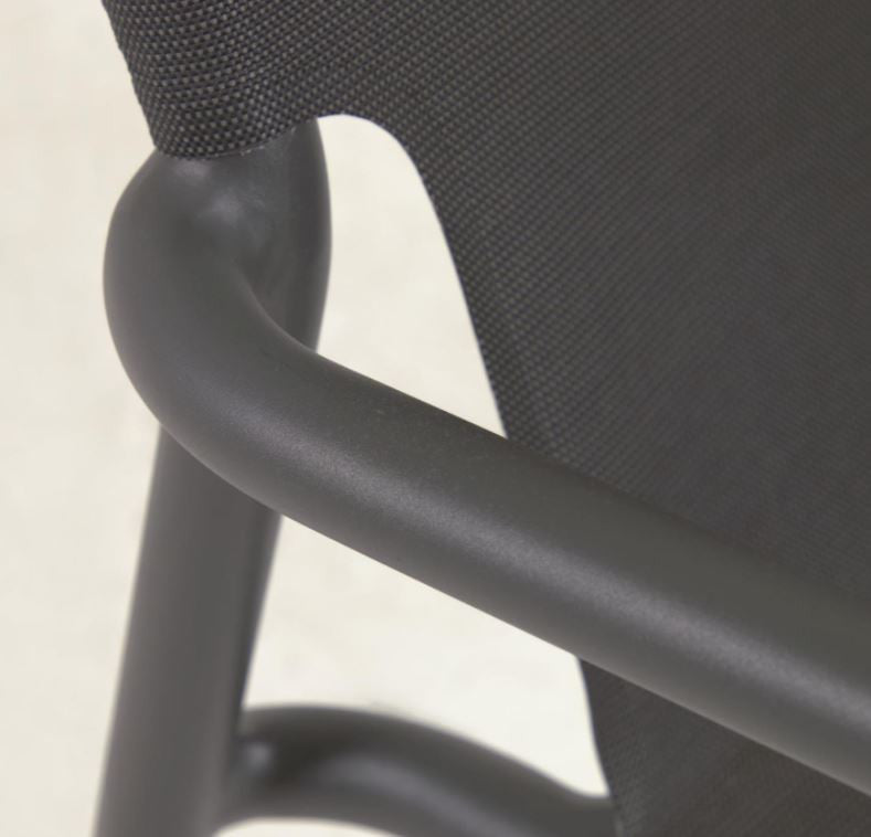 Scaun exterior dining negru din textil Zaltana Kave Home