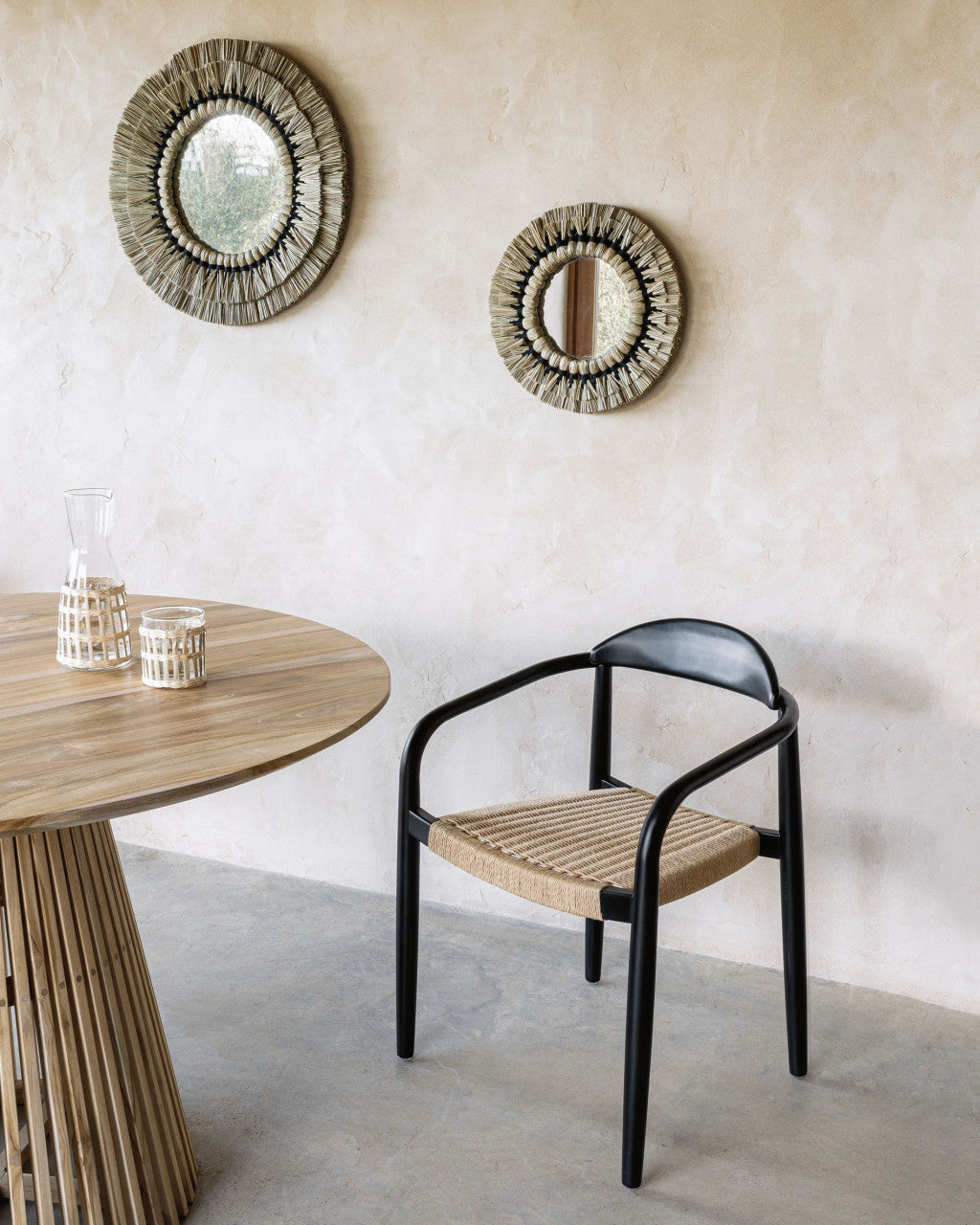Scaun exterior dining negru/maro din lemn Nina Kave Home