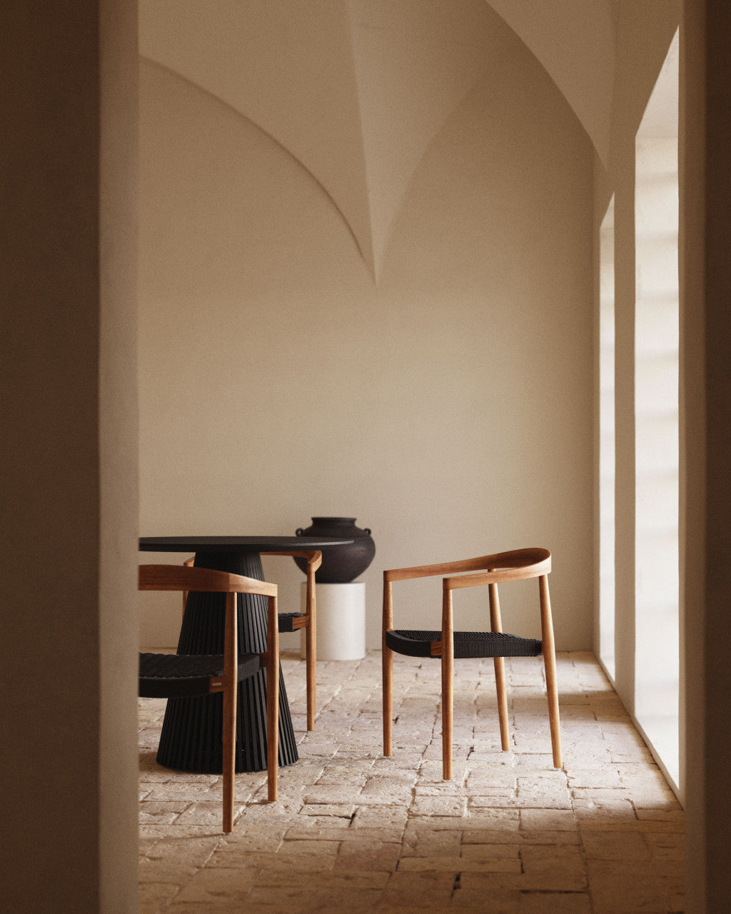 Scaun exterior dining negru/maro din lemn Ydalia Kave Home