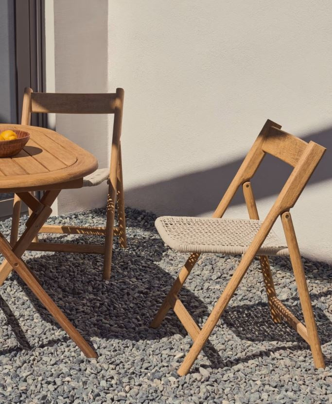 Scaun exterior dining pliabil maro/alb din lemn Dandara Kave Home
