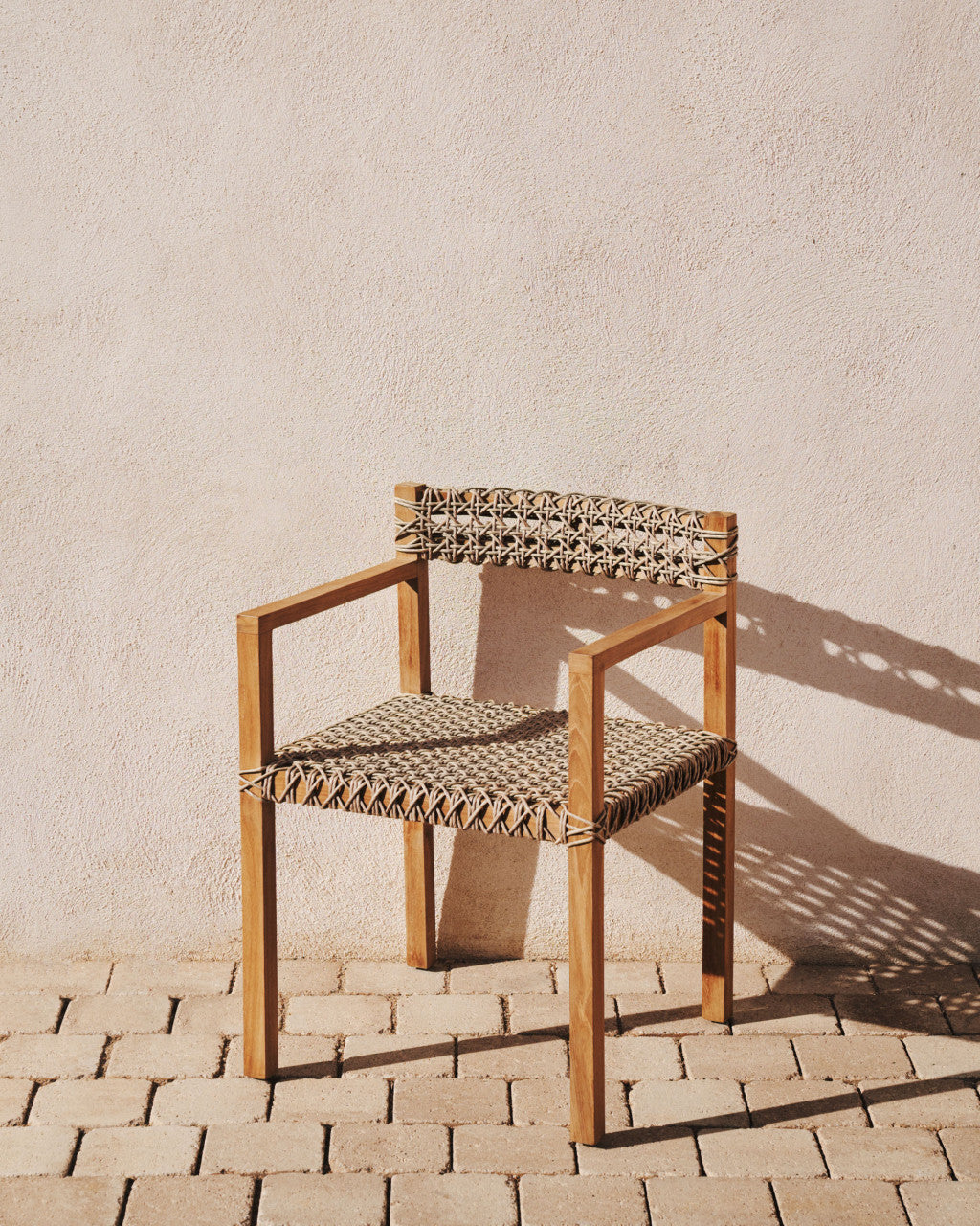 Scaun exterior maro din lemn Giverola Kave Home
