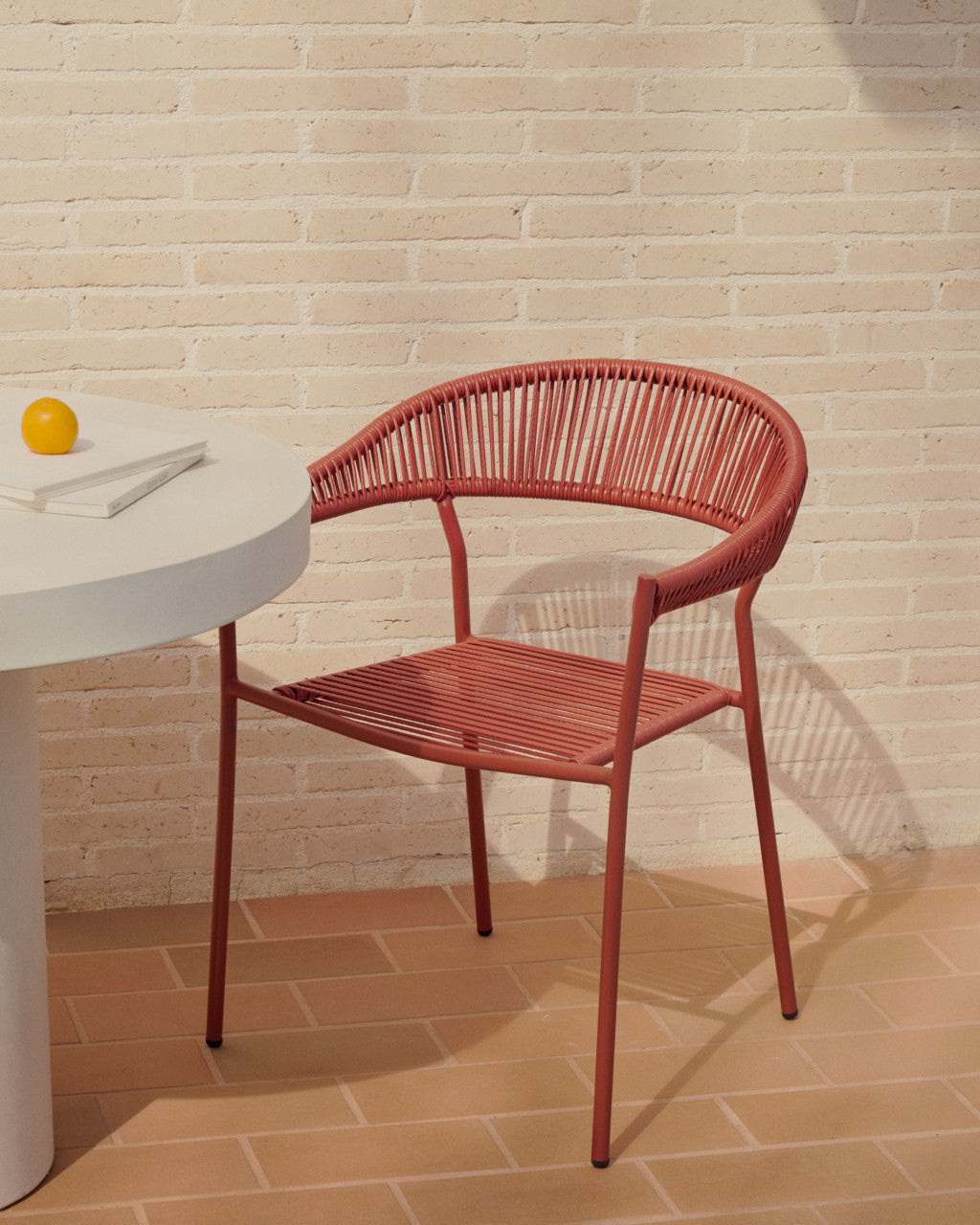 Scaun exterior maro teracota din metal Furadera Kave Home