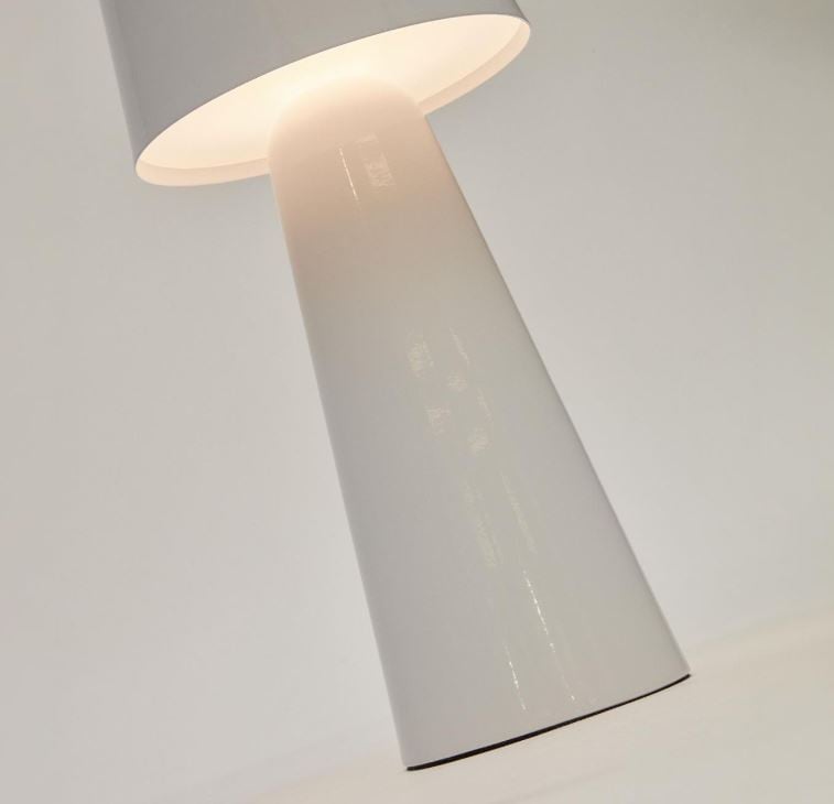 Veioza alba din metal cu USB 40 cm Arenys Kave Home