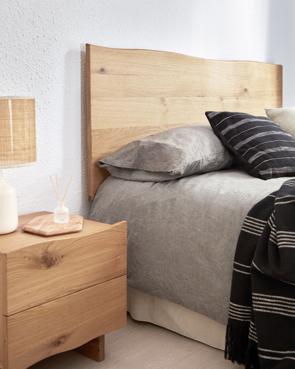 Veioza alba/maro din ceramica 44 cm Erna Kave Home