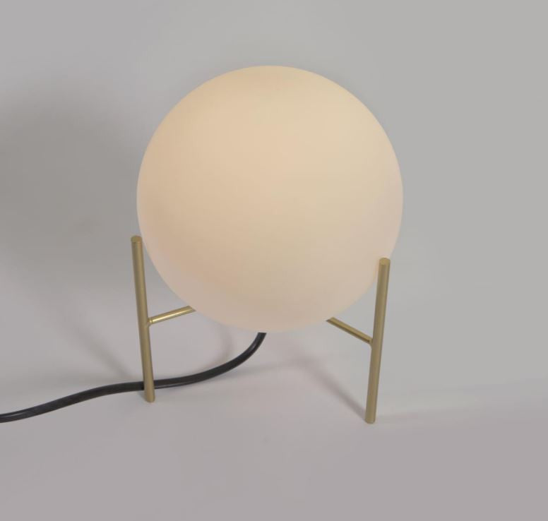 Veioza aurie/alba din metal 22 cm Seina Kave Home