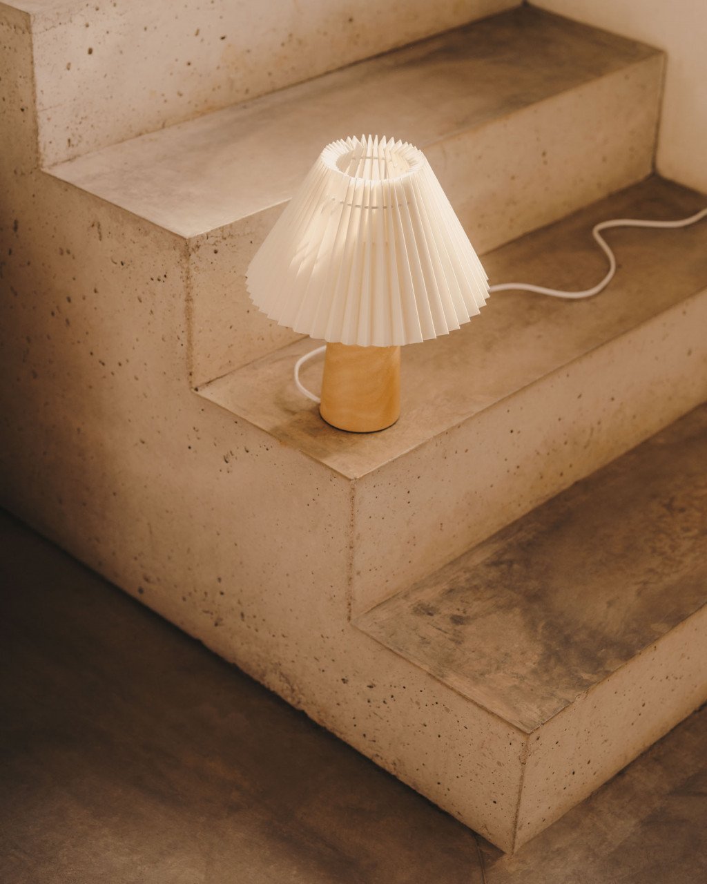 Veioza bej din bumbac 33 cm Benicarlo Kave Home