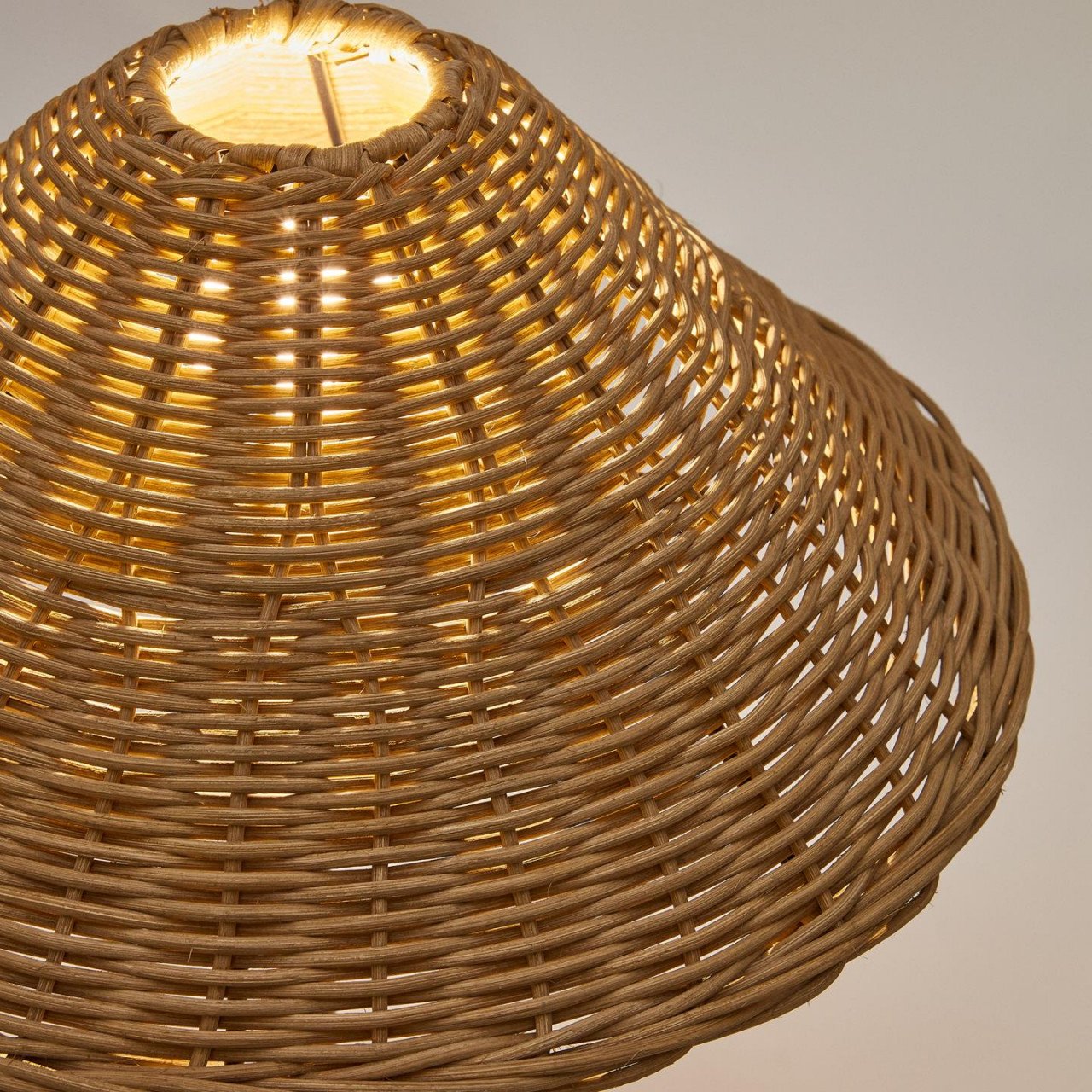 Veioza maro din ratan 50 cm Urania Kave Home