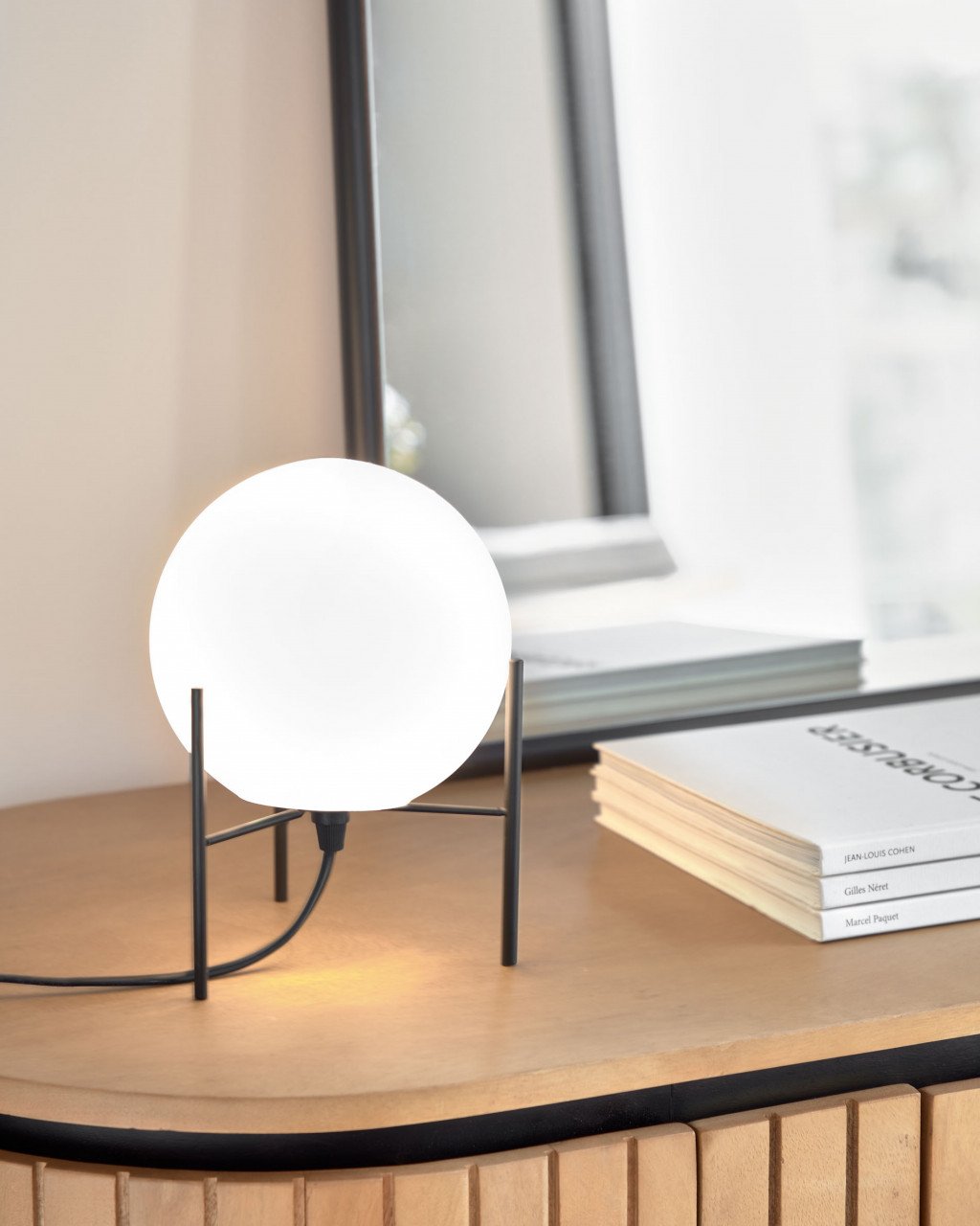 Veioza neagra/alba din metal 22 cm Seina Kave Home