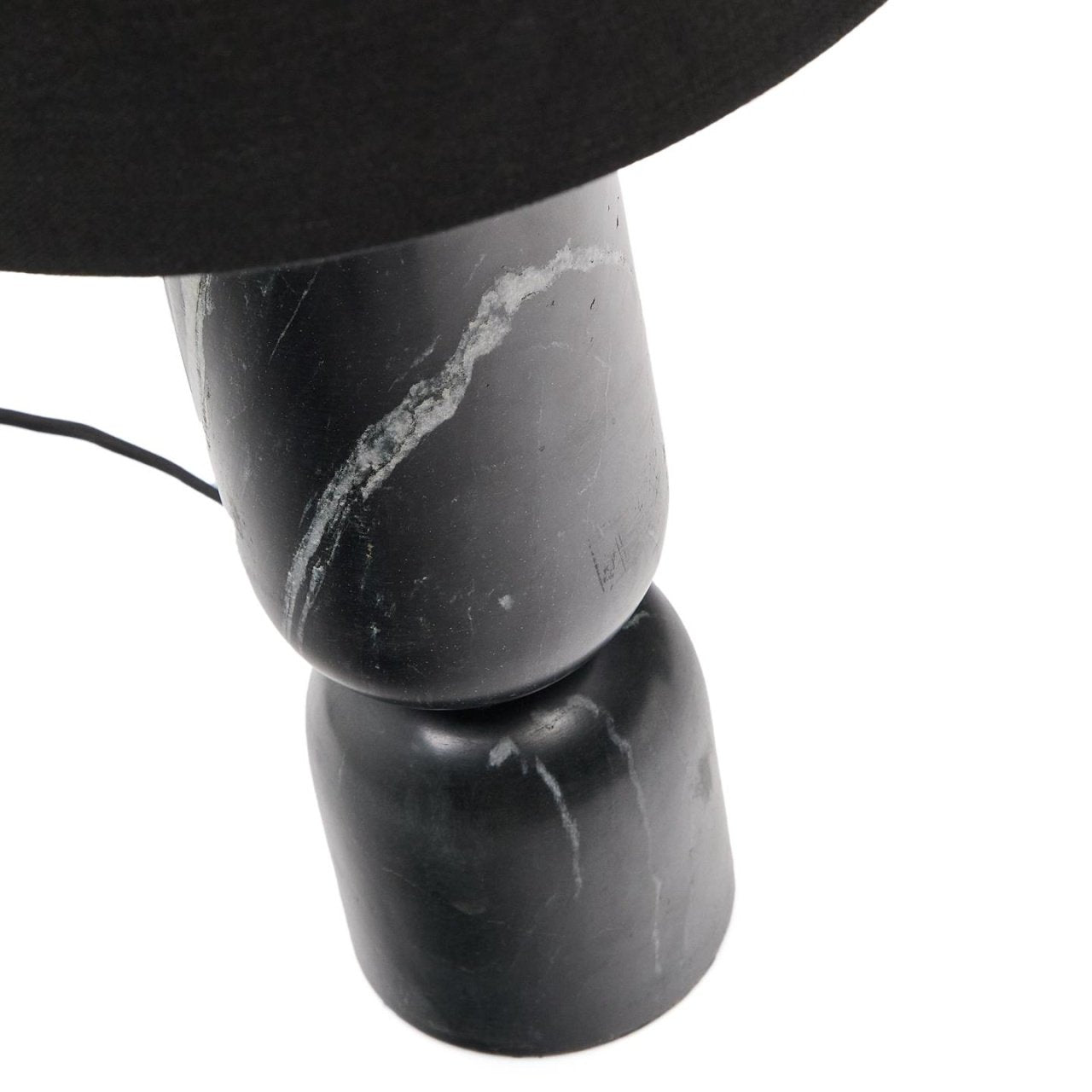 Veioza neagra din marmura 57 cm Vex Kave Home