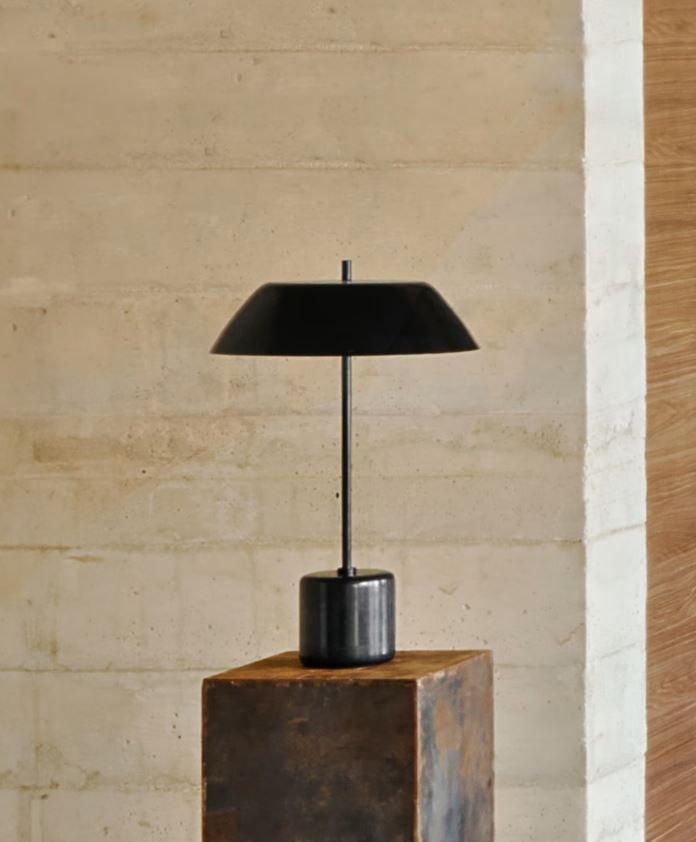 Veioza neagra din marmura 58 cm Sayra Kave Home