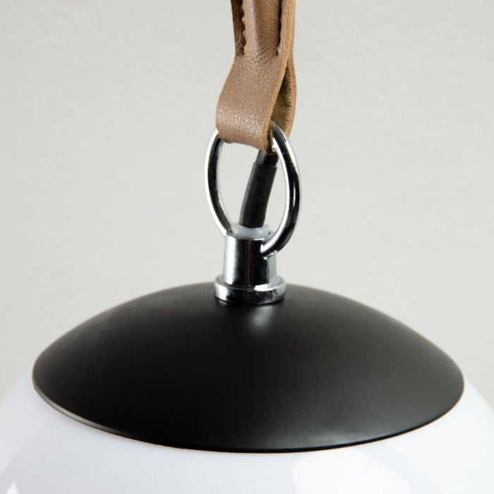 Veioza neagra din metal 60 cm Monteiro Kave Home