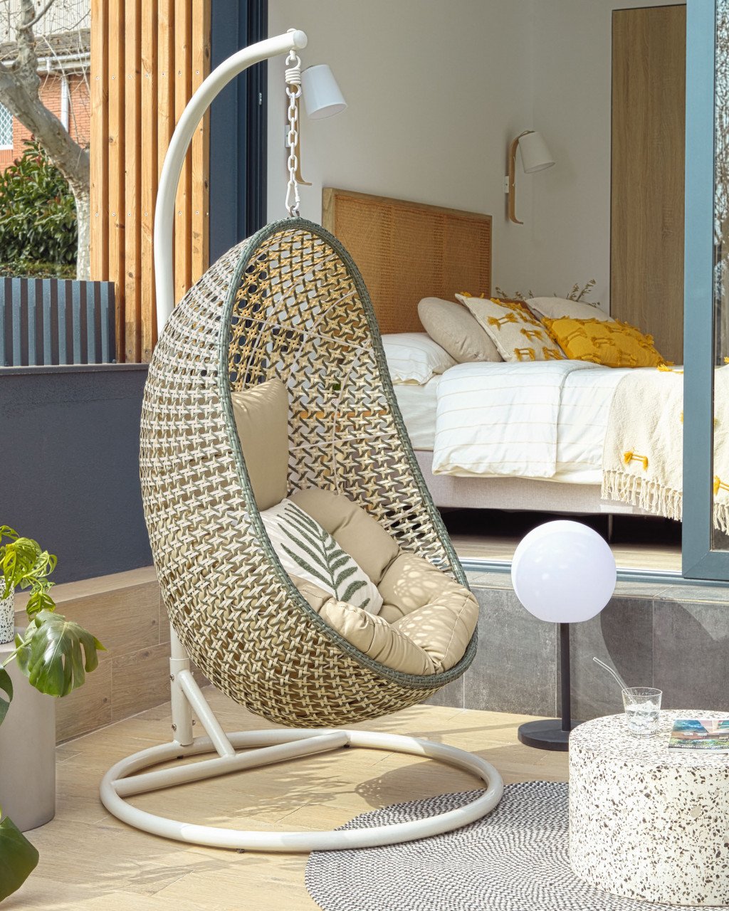 Veioza pentru exterior alba/neagra din metal 64 cm Dinesh Kave Home
